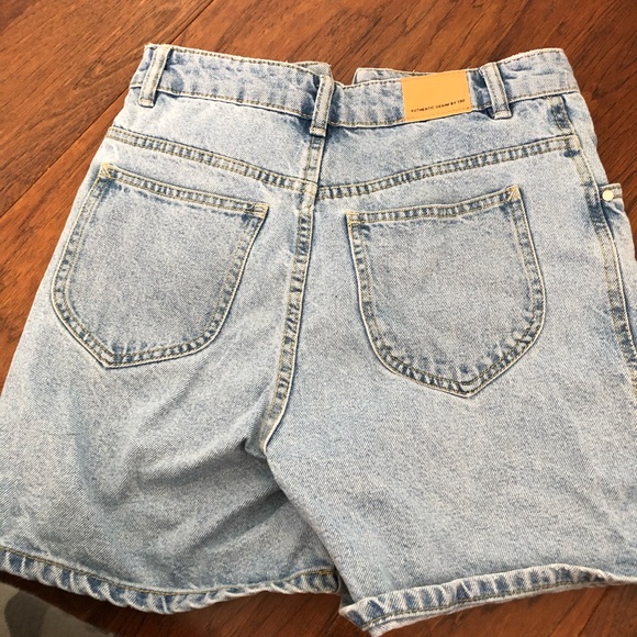 Never worn mom shorts - Picture 2 of 2